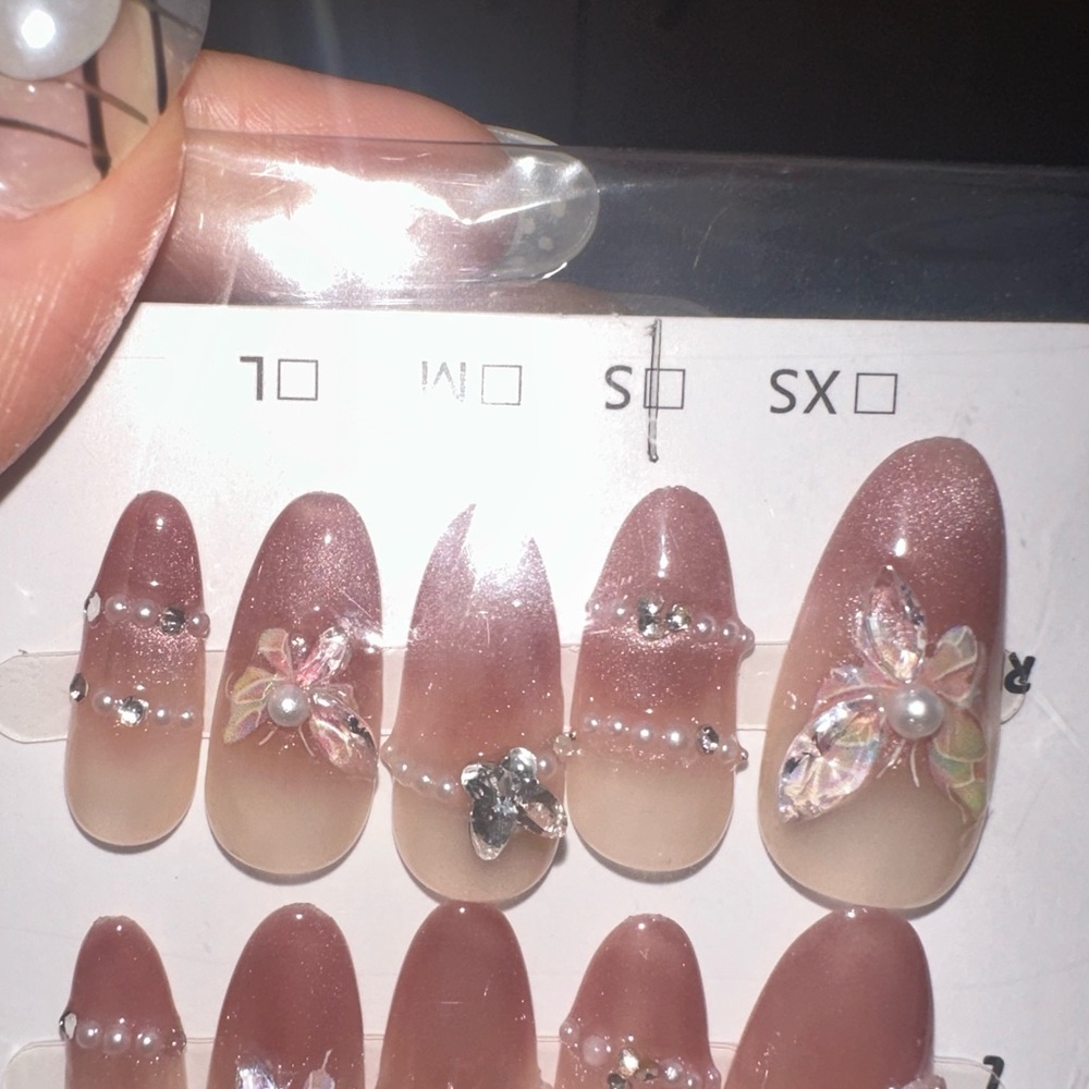 Dainty butterfly pink gem nail set